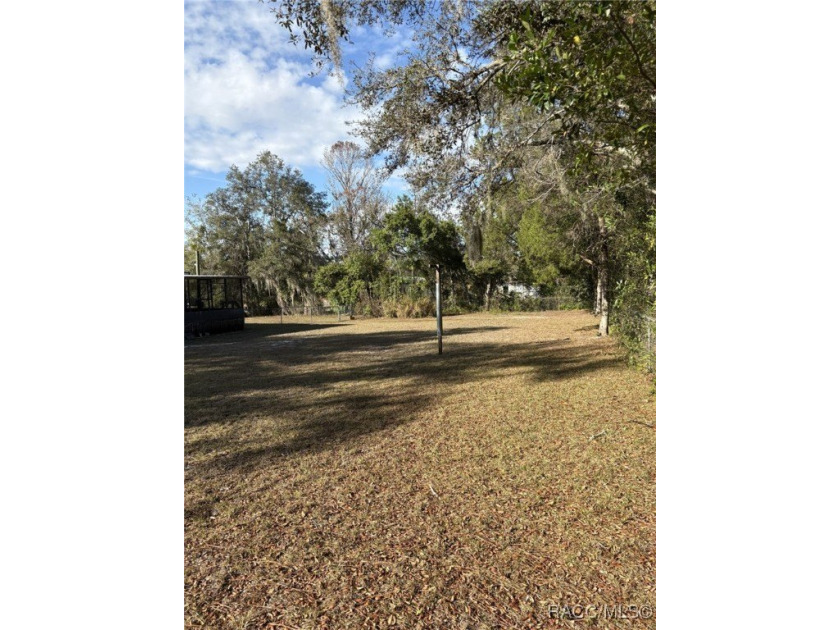 OPPORTUNITY KNOCKS! 3BR/2BA Plus Den/Ofc 1,472 SF on Half Acre! - photo 3