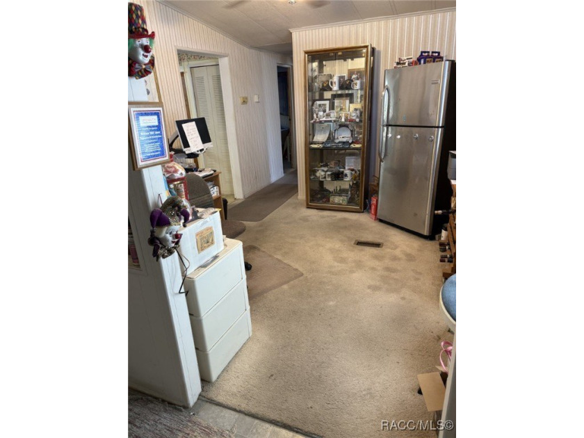OPPORTUNITY KNOCKS! 3BR/2BA Plus Den/Ofc 1,472 SF on Half Acre! - photo 9