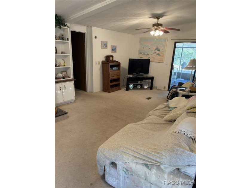 OPPORTUNITY KNOCKS! 3BR/2BA Plus Den/Ofc 1,472 SF on Half Acre! - photo 10