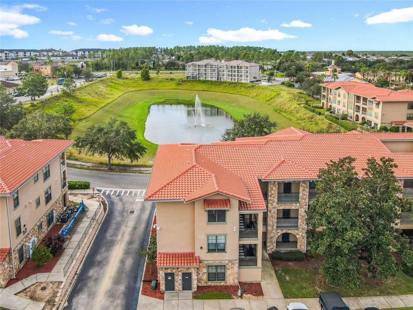 Seller offering up to $10,000 in buyer credits (subject to - photo 2