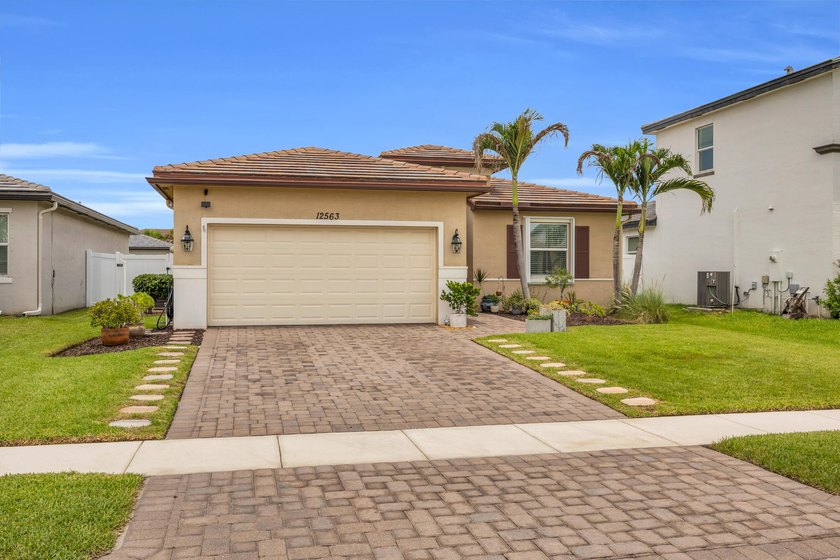 Welcome to this beautifully maintained 3-bedroom, 2-bath CBS - photo 2