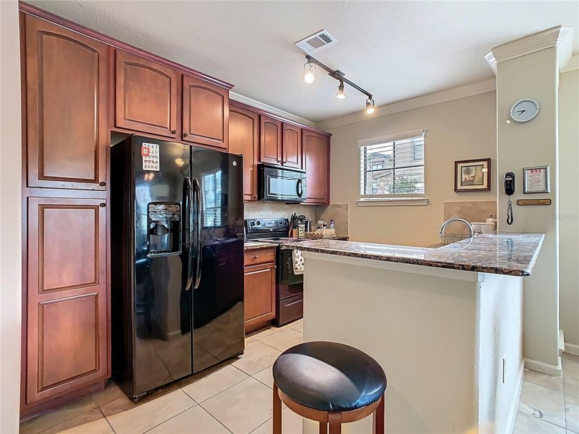 Seller offering up to $10,000 in buyer credits (subject to - photo 3