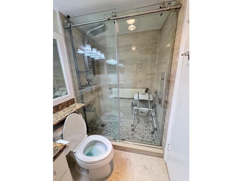 Welcome to this charming first-floor, one-bedroom - photo 13