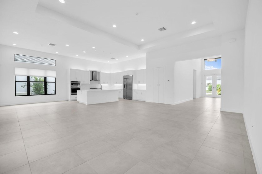 SPECTACULAR NEVER LIVED IN 3 BEDROOM 4 FULL BATHROOM SINGLE - photo 6