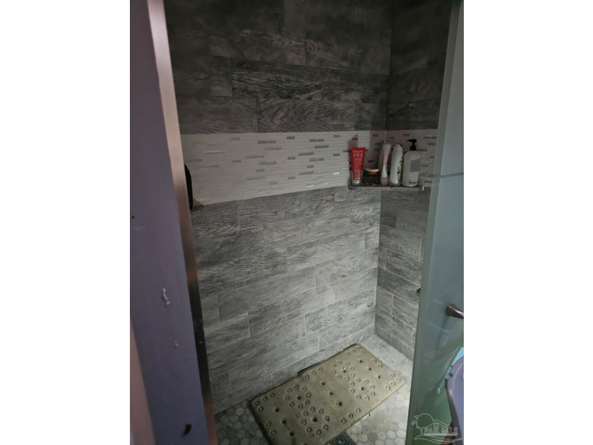 Investor opportunity! This 2008-built home is ready for - photo 11