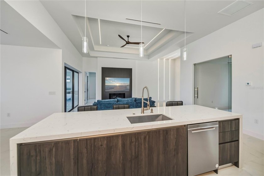 NEW AMAZING PRICE! STUNNING QUICK GULF ACCESS custom built 4/3/3 - photo 14