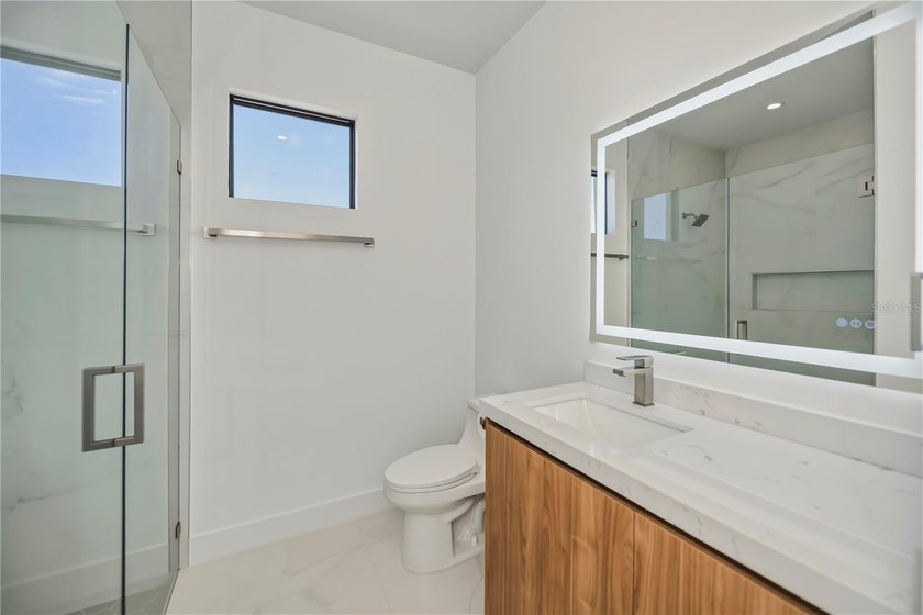 NEW AMAZING PRICE! STUNNING QUICK GULF ACCESS custom built 4/3/3 - photo 27