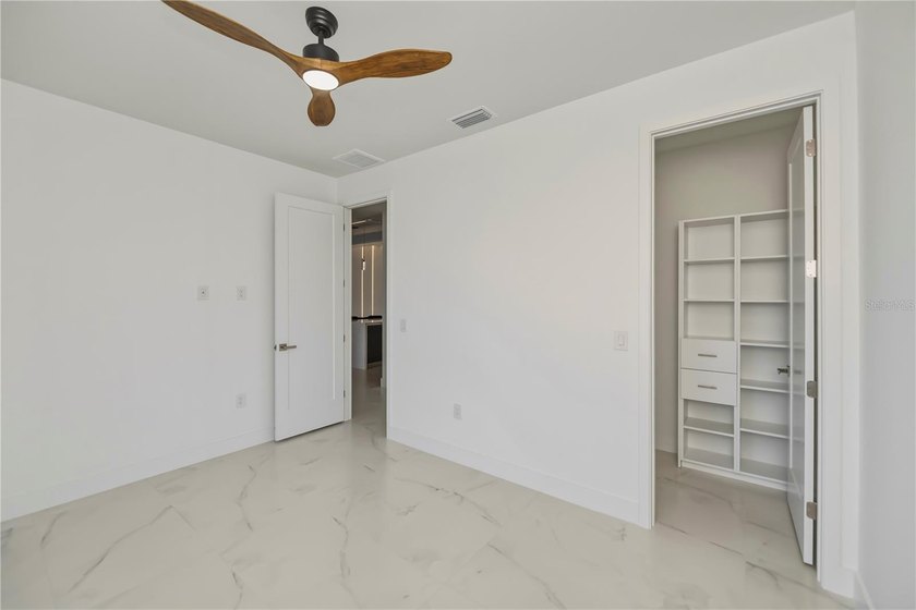 NEW AMAZING PRICE! STUNNING QUICK GULF ACCESS custom built 4/3/3 - photo 35