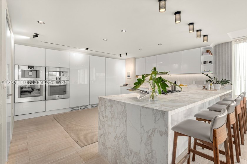 Discover refined waterfront living at The Ritz Carlton - photo 8