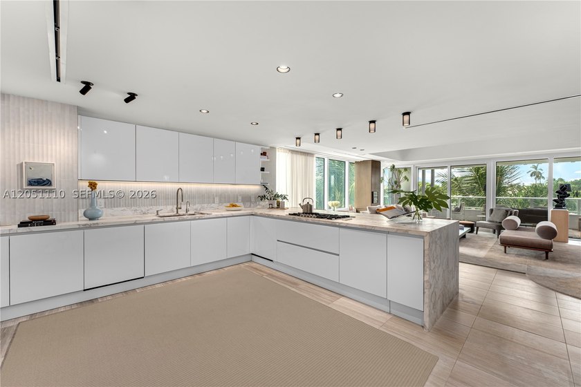 Discover refined waterfront living at The Ritz Carlton - photo 9