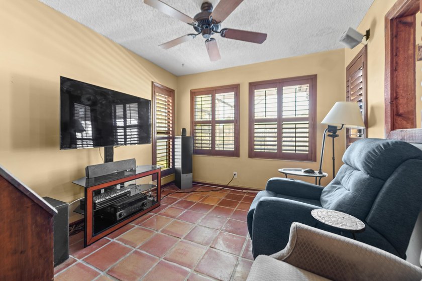 NO HOA! 3 bedroom/2 bath pool home located on a quiet street in - photo 11