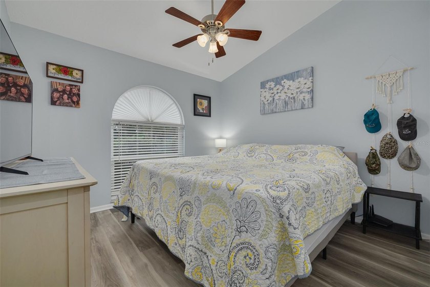 Immediate CASH FLOW and a PRIME LOCATION! This solid - photo 12