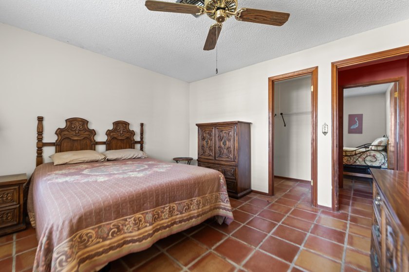 NO HOA! 3 bedroom/2 bath pool home located on a quiet street in - photo 18