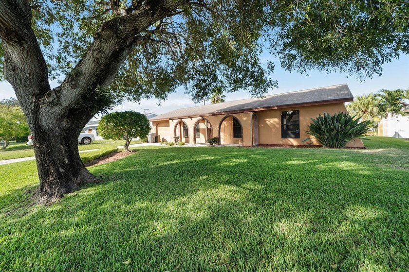 NO HOA! 3 bedroom/2 bath pool home located on a quiet street in - photo 29