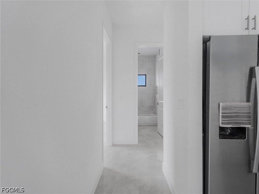 NEW CONSTRUCTION READY TO MOVE! This singlefamily home has 4 - photo 11