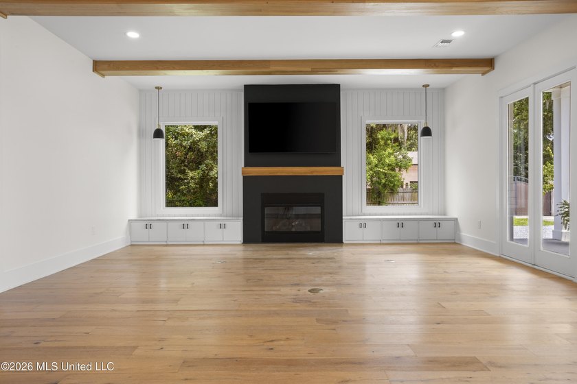 Thoughtfully designed for both elegant everyday living and - photo 11