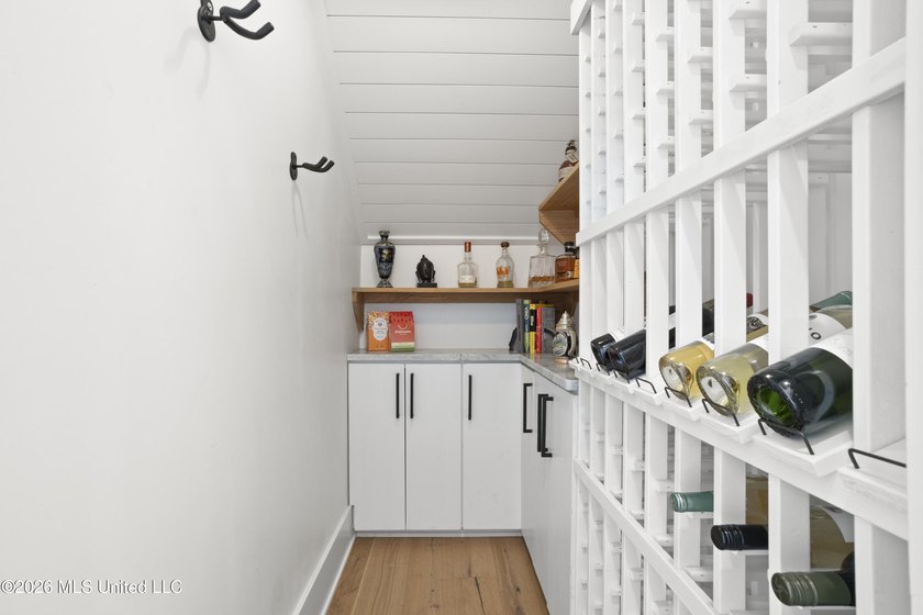 Thoughtfully designed for both elegant everyday living and - photo 17