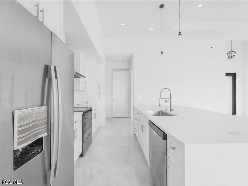 NEW CONSTRUCTION READY TO MOVE! This singlefamily home has 4 - photo 19