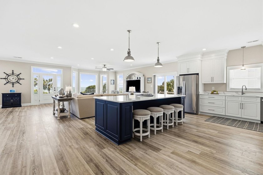 Five-bedroom, three-and-a-half-bathroom oceanfront estate with - photo 21