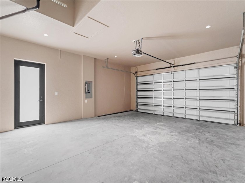 NEW CONSTRUCTION READY TO MOVE! This singlefamily home has 4 - photo 21