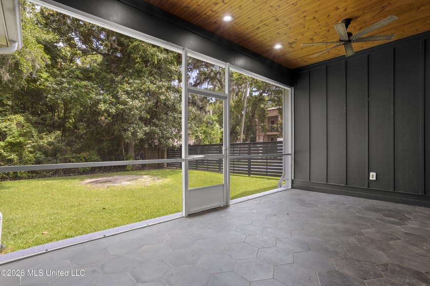 Thoughtfully designed for both elegant everyday living and - photo 24