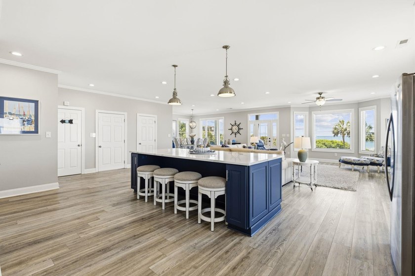 Five-bedroom, three-and-a-half-bathroom oceanfront estate with - photo 25