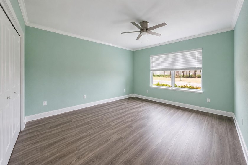 Welcome to this beautifully upgraded waterfront residence in - photo 28