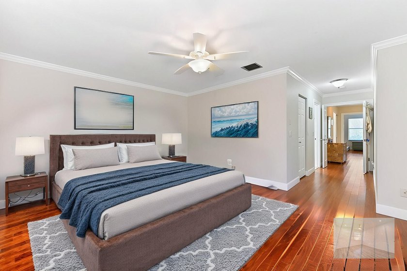 Discover the perfect blend of comfort and convenience in this - photo 8