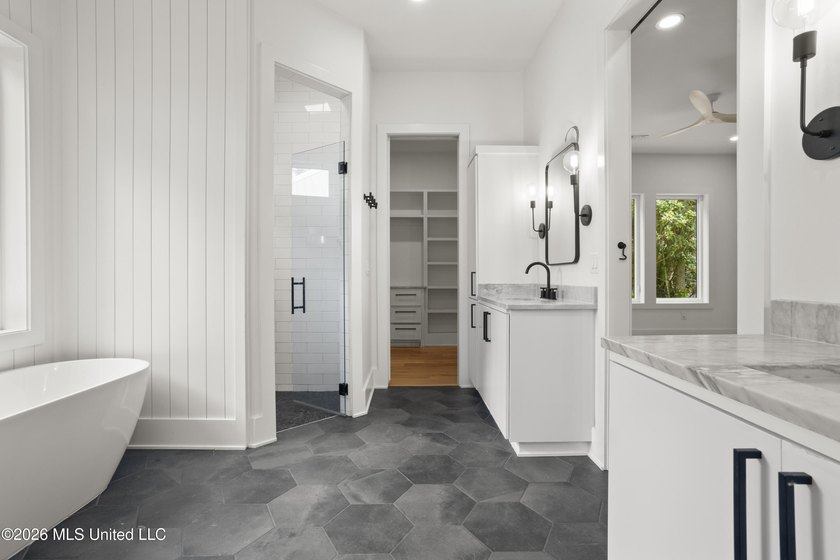 Thoughtfully designed for both elegant everyday living and - photo 29