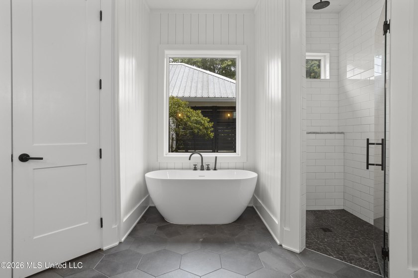 Thoughtfully designed for both elegant everyday living and - photo 31
