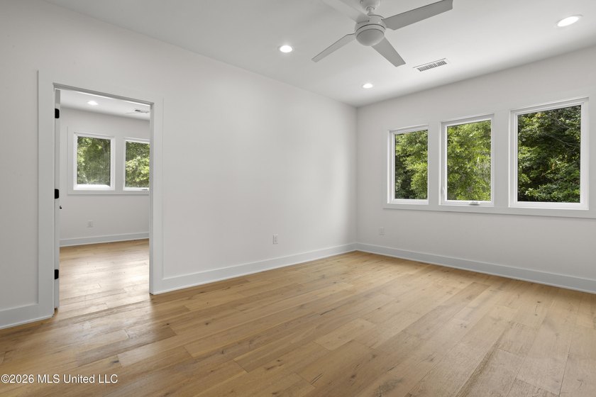 Thoughtfully designed for both elegant everyday living and - photo 38