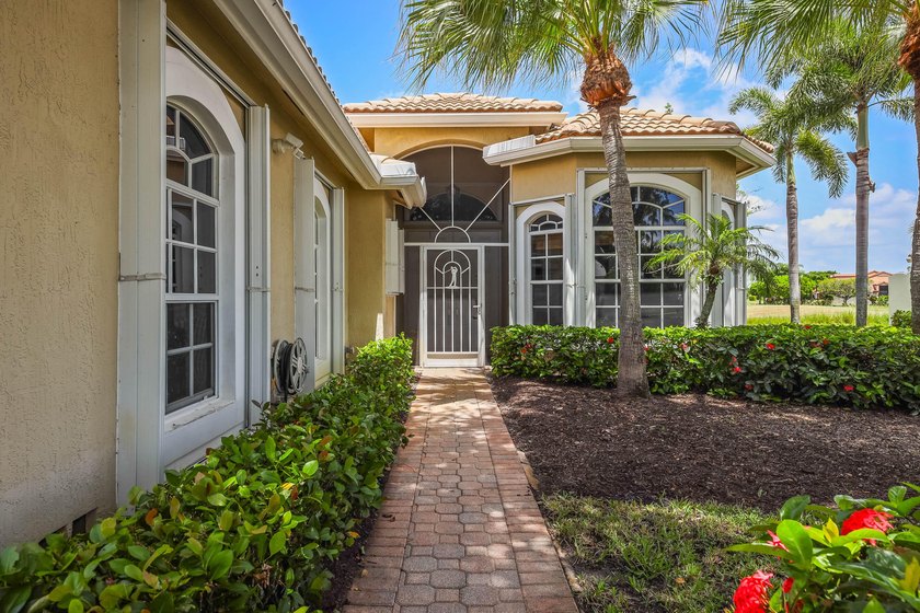 Welcome to this stunning single-story residence in Oakmont at - photo 2