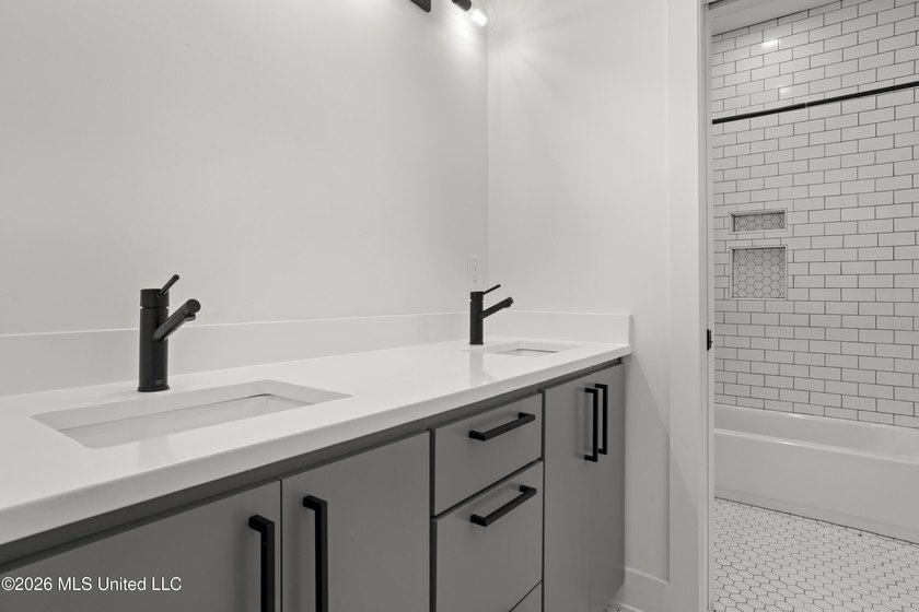 Thoughtfully designed for both elegant everyday living and - photo 44