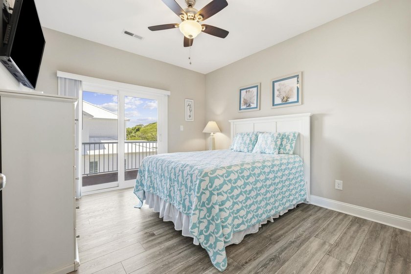 Five-bedroom, three-and-a-half-bathroom oceanfront estate with - photo 47