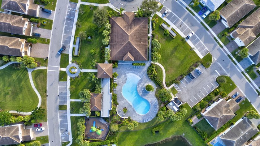 Welcome to this beautifully upgraded waterfront residence in - photo 50