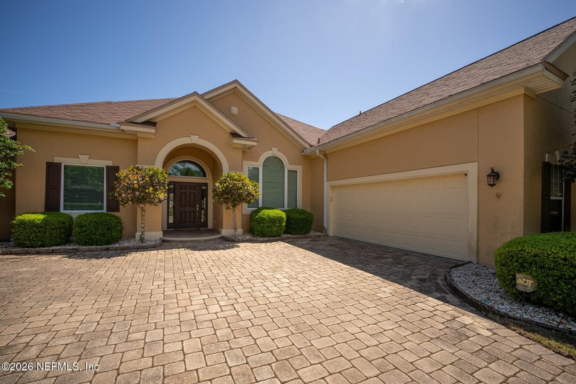 Water front lot with the backyard facing east. This four bedroom - photo 2