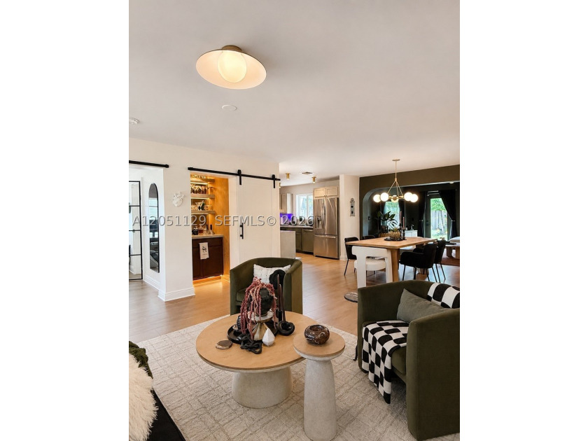 Completely remodeled with a designer's eye, this beautiful home - photo 8