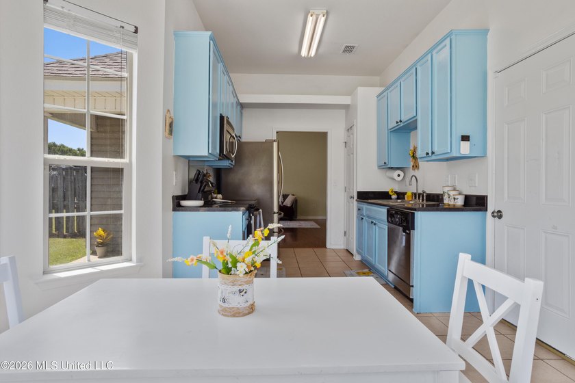 Welcome home to this charming 3-bedroom home offering comfort - photo 12