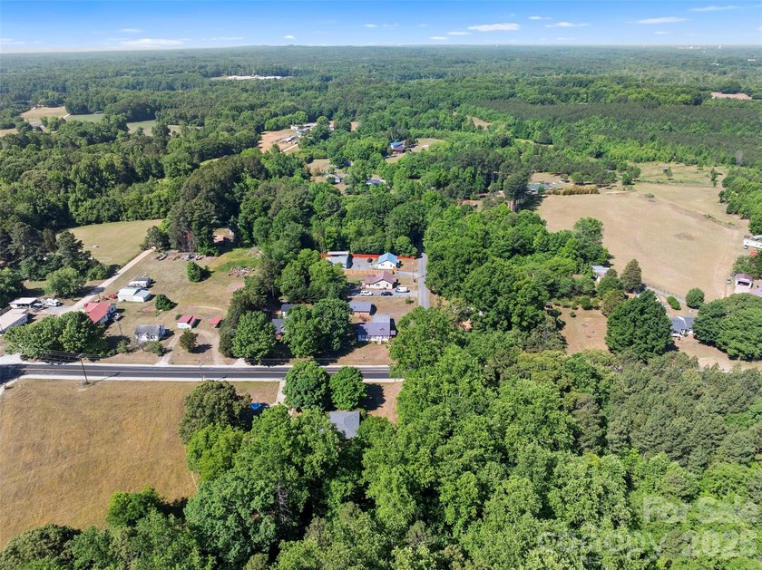 Your opportunity for a quiet country home, conveniently located - photo 18