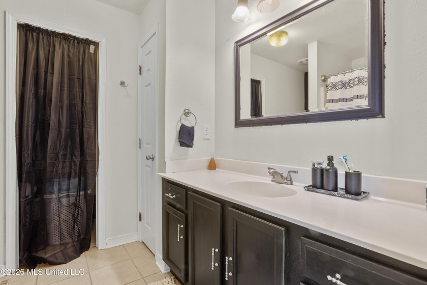 Welcome home to this charming 3-bedroom home offering comfort - photo 19