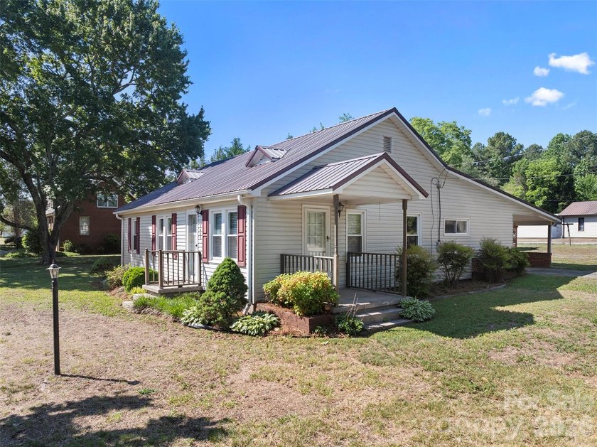 Your opportunity for a quiet country home, conveniently located - photo 21