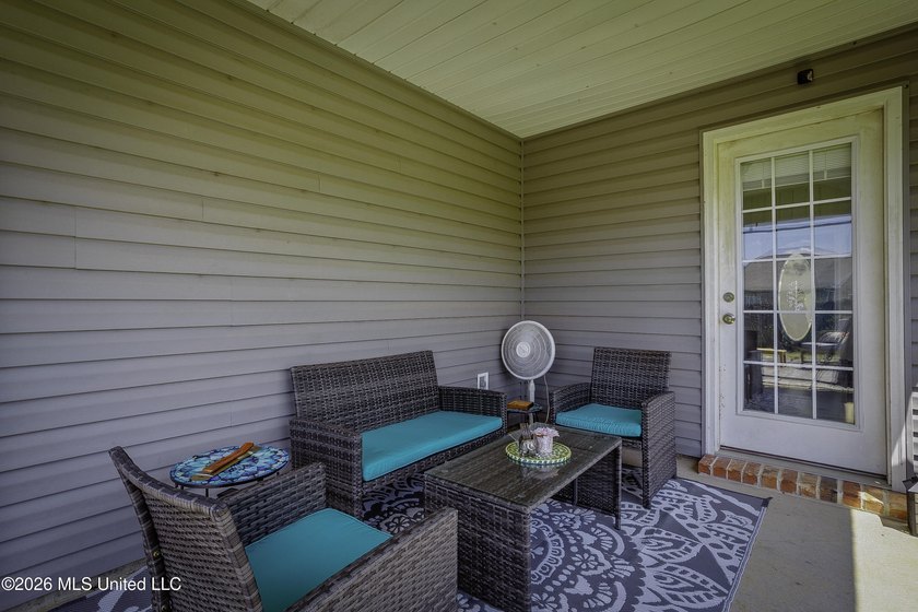 Welcome home to this charming 3-bedroom home offering comfort - photo 24
