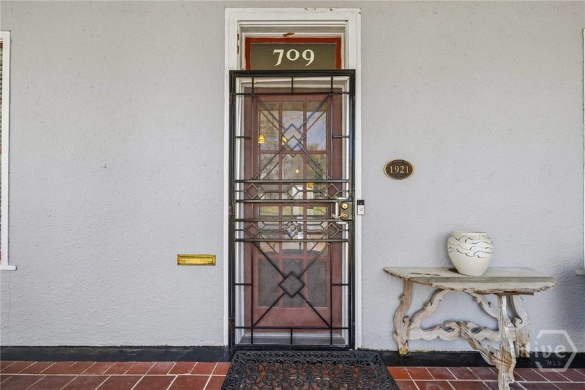 A large 1921 classic bungalow in historic Baldwin Park.There is - photo 5