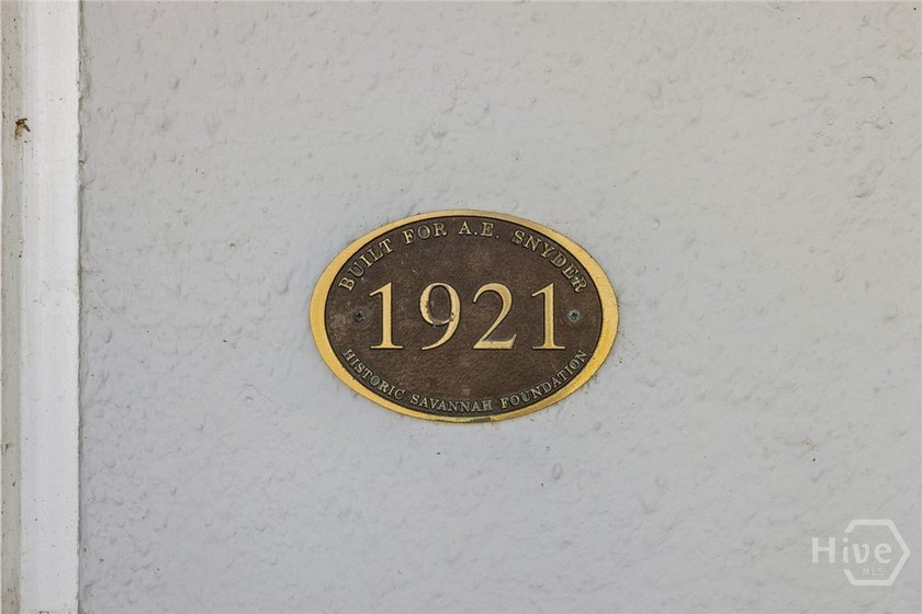 A large 1921 classic bungalow in historic Baldwin Park.There is - photo 6