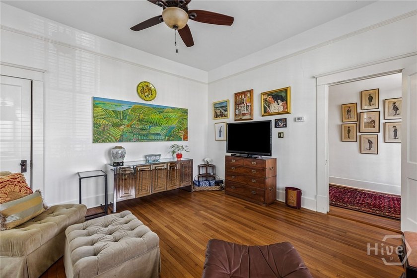 A large 1921 classic bungalow in historic Baldwin Park.There is - photo 9