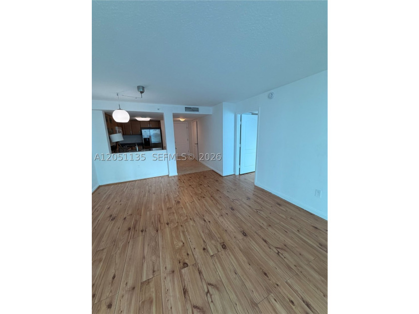 Beautiful 1-bedroom, 1-bathroom condo at Skyline on Brickell! - photo 4