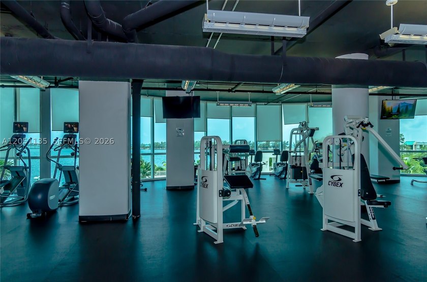Beautiful 1-bedroom, 1-bathroom condo at Skyline on Brickell! - photo 9