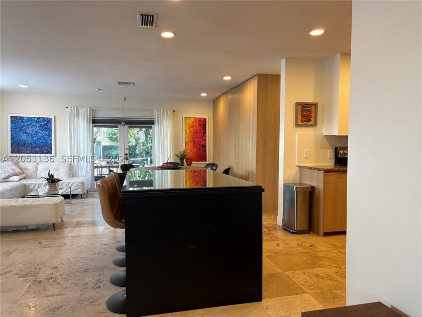 Nestled in one of Hollywood's most desirable neighborhoods, this - photo 10