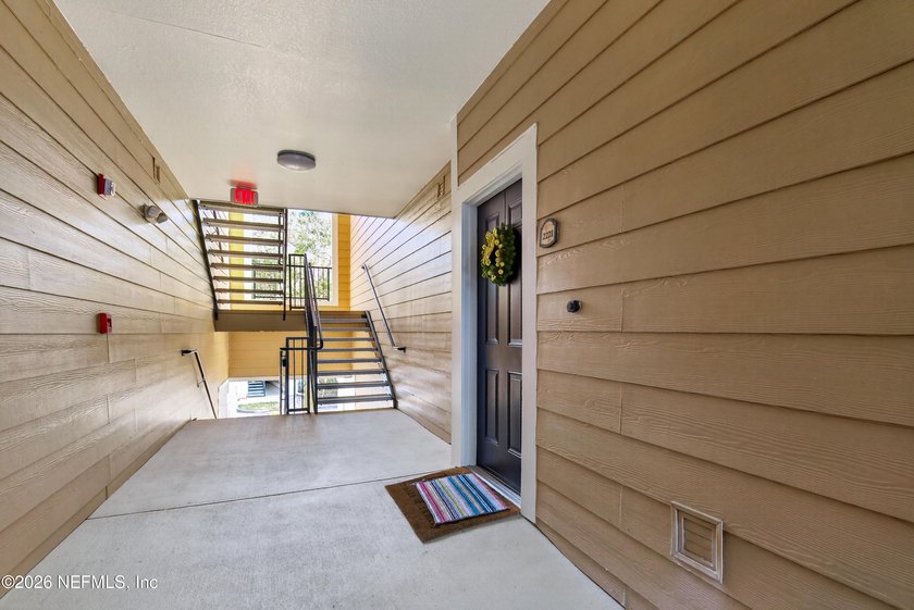 Welcome home! Community is centrally located to shopping, dining - photo 4