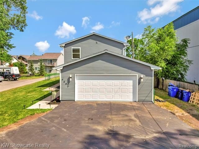 Welcome to this beautifully maintained home nestled in the heart - photo 14